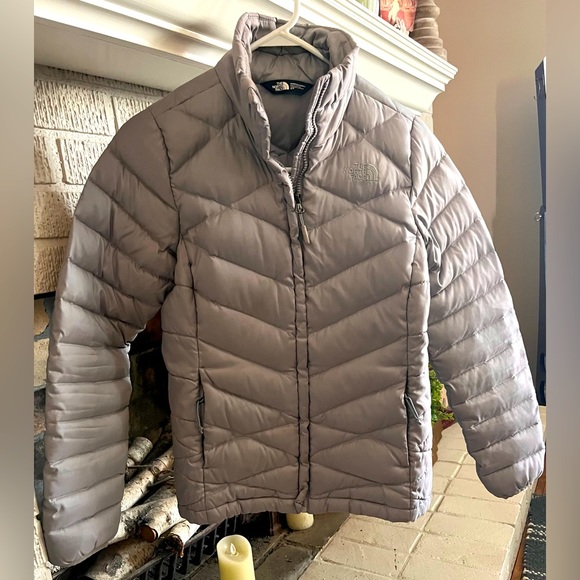 The North Face Jackets & Blazers - ❗️💰Northface Puffer jacket. Woman’s size small. Great condition.